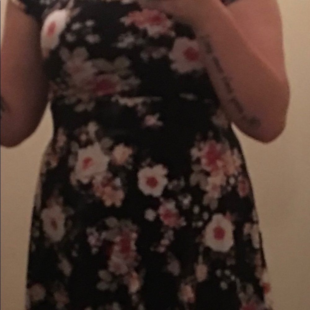 Dress - Picture 4 of 4